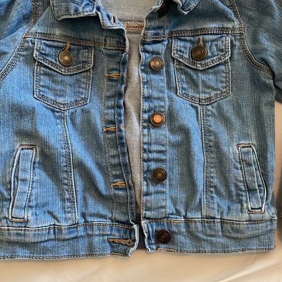 Lot of 2 size 4T denim jackets - GAP & Carters - Picture 3 of 10